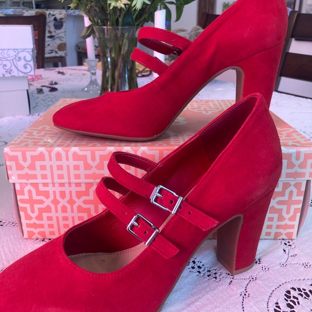 Spicy RED Gianni Bini heels in Size 10, Brand New!